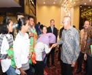Gubri Menyapa Para Pemuda Usai Membuka Rakor Kepemudaan Dan Olahraga Prov Riau 2017 Di Hotel Alpha