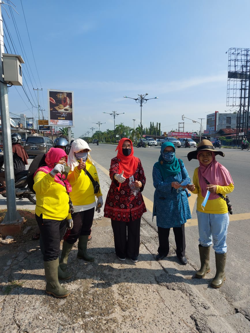 Kembali Aksi Gerakan Bagi Masker DP3AP2KB Bersama Tim Penggerak PKK Prov. Riau